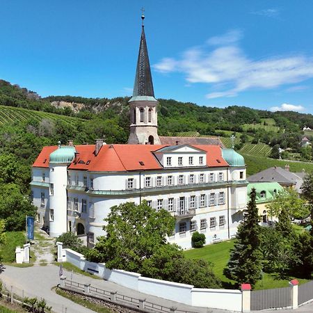 Schloss 굼폴드스키르첸 외부 사진