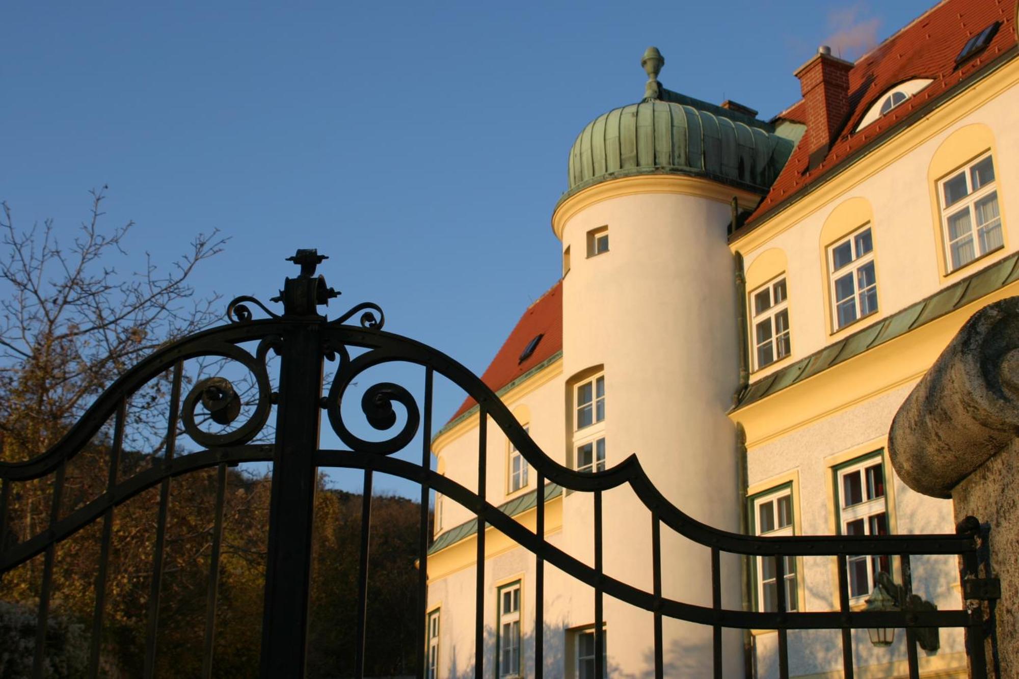 Schloss 굼폴드스키르첸 외부 사진